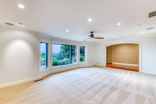 Empty room, Interior, Recessed Lighting