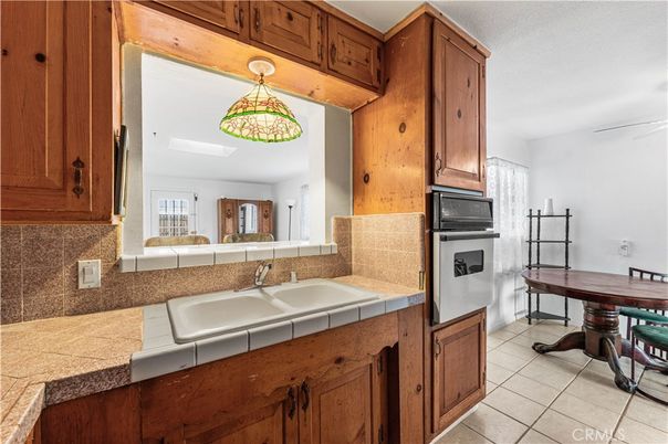 Interior, Kitchen, Pendant Lights, Tile Countertops