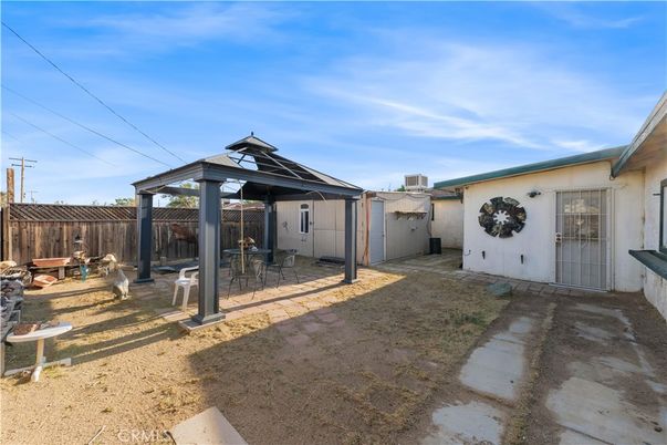 Backyard, Exterior
