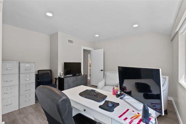 Home Office, Interior, Recessed Lighting, Wood Texture Flooring