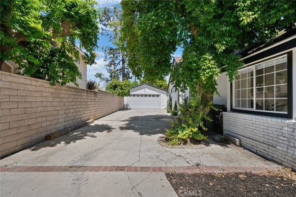 Detached Garage, Exterior