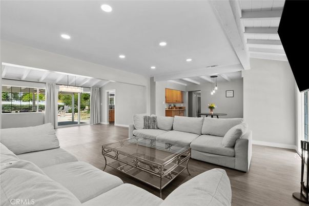 Chandelier, Dining room, Interior, Kitchen, Living room, Pendant Lights, Recessed Lighting, Wood Texture Flooring