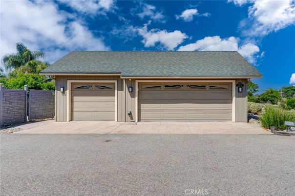 Detached Garage, Exterior