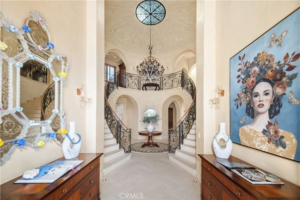 Chandelier, Interior