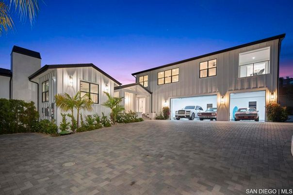 Attached, Exterior, Facade, Modern