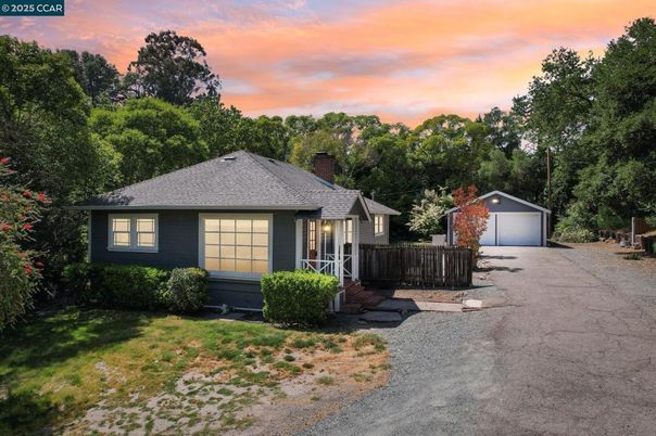 Backyard, Detached Garage, Exterior