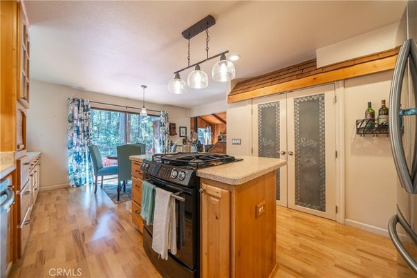 Dining room, Interior, Kitchen, Pendant Lights, Recessed Lighting, Wood Texture Flooring