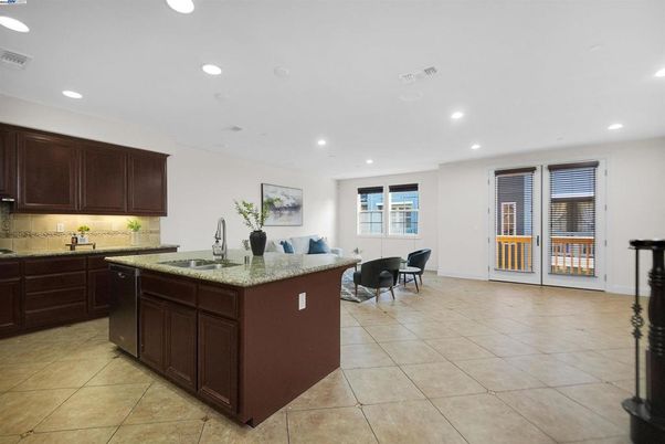 Dining room, Interior, Kitchen, Recessed Lighting
