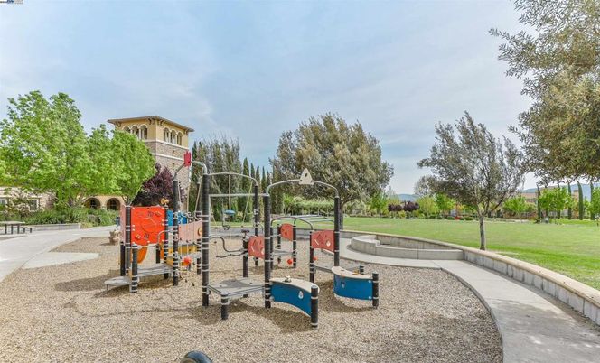 Backyard, Exterior, Playground