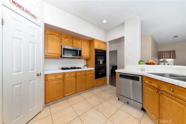 Interior, Kitchen, Recessed Lighting, Tile Countertops