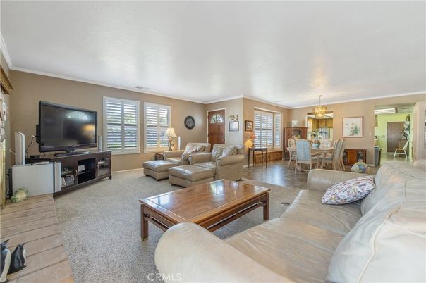 Chandelier, Dining room, Interior, Living room