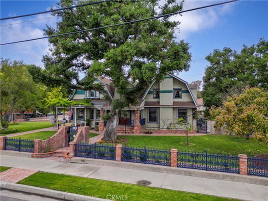 Backyard, Exterior, Facade, Queen Anne Victorian