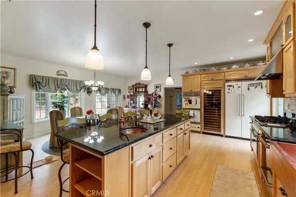 Chandelier, Dining room, Interior, Kitchen, Pendant Lights, Recessed Lighting, Wood Texture Flooring