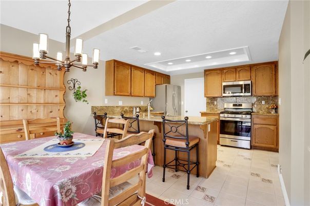 Chandelier, Dining room, Interior, Kitchen, Recessed Lighting, Stainless Steel Appliances