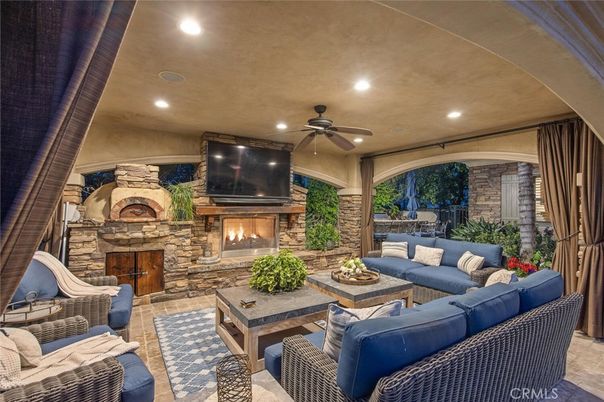 Exterior, Fireplace, Living room, Recessed Lighting