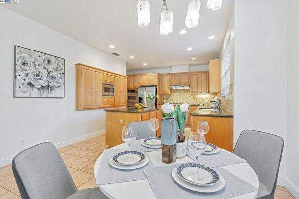 Dining room, Interior, Kitchen, Recessed Lighting, Stainless Steel Appliances