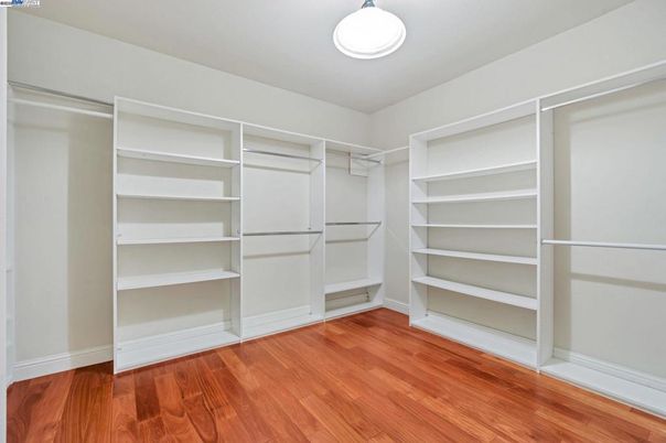 Interior, Walk-in Closets, Wood Texture Flooring