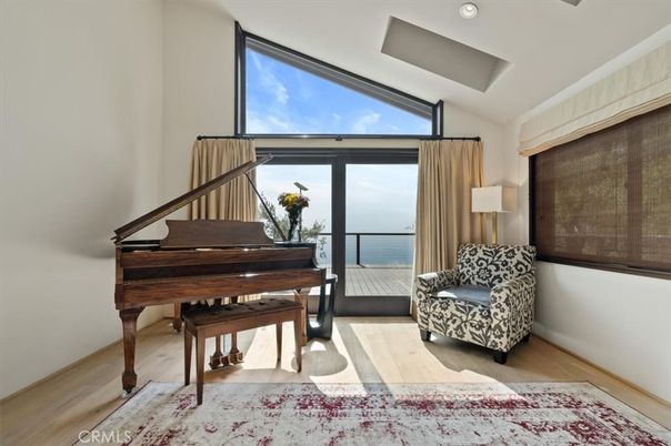 Interior, Piano, Recessed Lighting, Water, Wood Texture Flooring