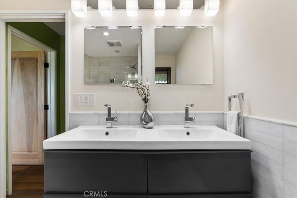 Bathroom, Dual Sink Vanities, Interior, Wood Texture Flooring