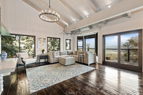 Interior, Living room, Pendant Lights, Recessed Lighting, Wood Texture Flooring