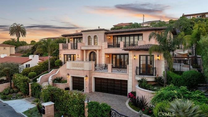 Attached, Exterior, Facade, Mediterranean