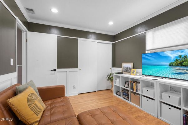 Interior, Recessed Lighting, Wood Texture Flooring