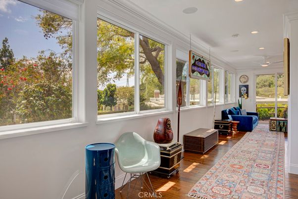 Interior, Recessed Lighting, Sun Room, Wood Texture Flooring