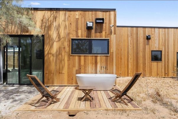 Exterior, Wooden Walls