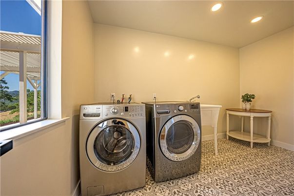 Interior, Recessed Lighting, Washer