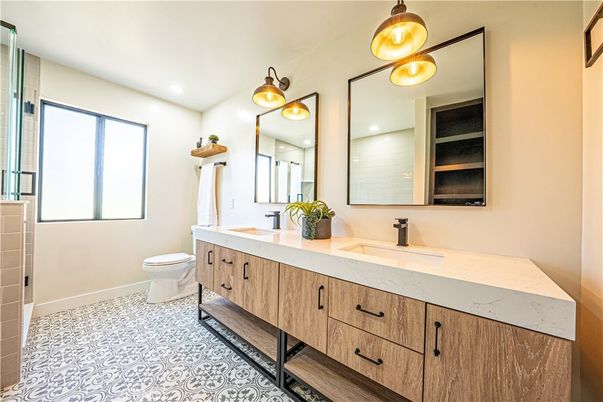 Bathroom, Dual Sink Vanities, Interior, Recessed Lighting