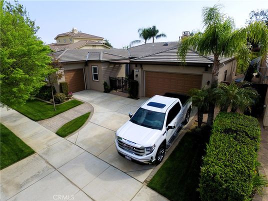 Attached, Exterior, Facade, Mediterranean