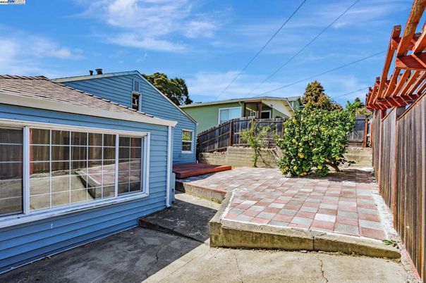 Backyard, Detached Garage, Exterior