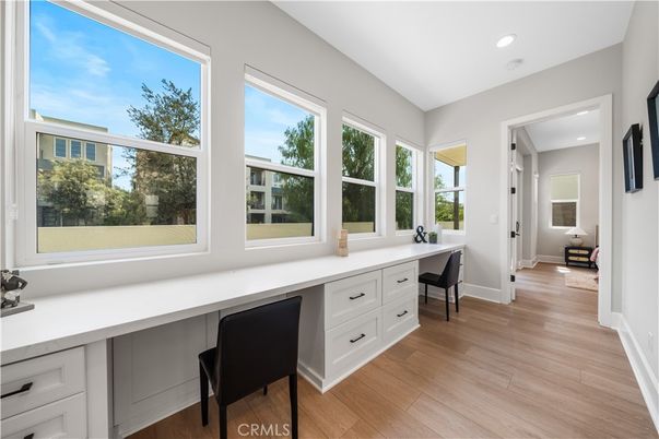 Home Office, Interior, Recessed Lighting, Wood Texture Flooring