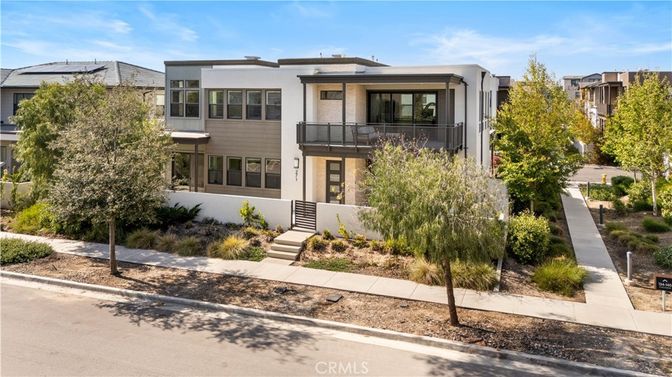 Exterior, Facade, Solar Panels, Modern