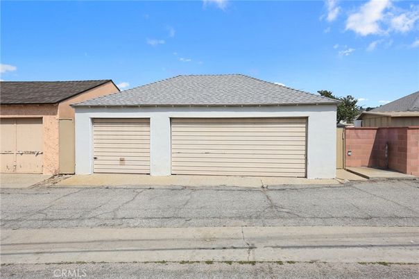 Detached Garage, Exterior
