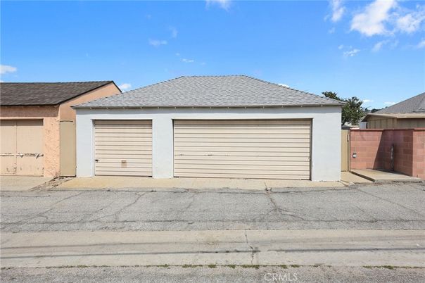 Detached Garage, Exterior