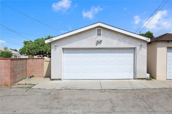 Detached Garage, Exterior