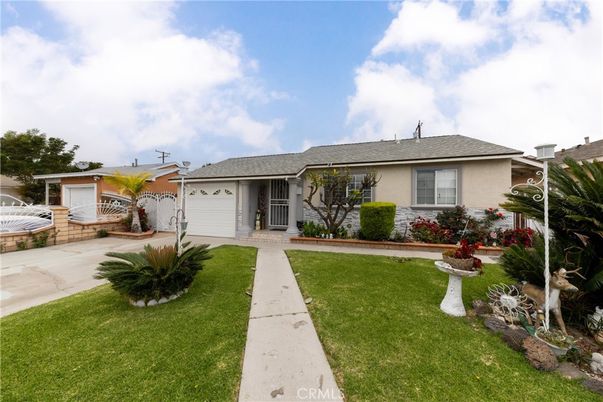 Attached, Backyard, Exterior, Facade, Ranch