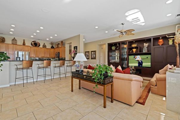 Interior, Kitchen, Living room, Recessed Lighting, Stainless Steel Appliances
