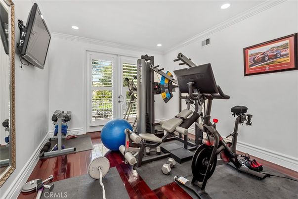 Fitness Equipment, Interior, Recessed Lighting, Wood Texture Flooring