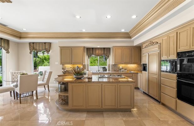 Dining room, Interior, Kitchen, Recessed Lighting, Stainless Steel Appliances