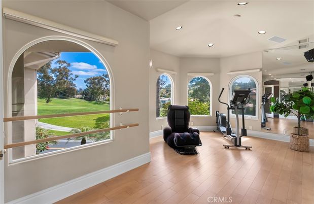 Fitness Equipment, Interior, Recessed Lighting, Wood Texture Flooring