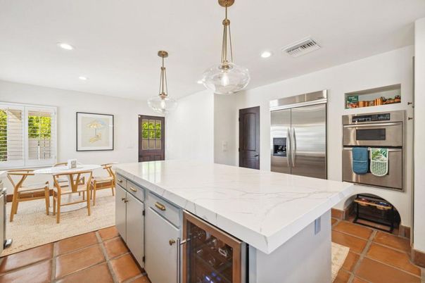 Dining room, Interior, Kitchen, Pendant Lights, Recessed Lighting, Stainless Steel Appliances