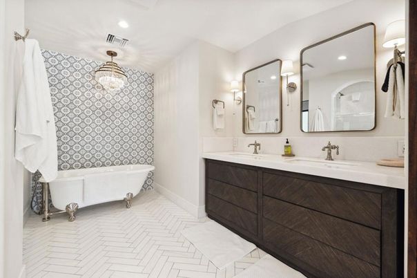Bathroom, Chandelier, Dual Sink Vanities, Free Standing Baths, Interior, Recessed Lighting
