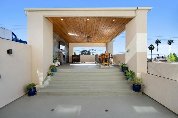 Exterior, Recessed Lighting