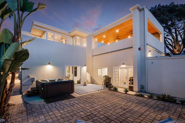Exterior, Hot Tub