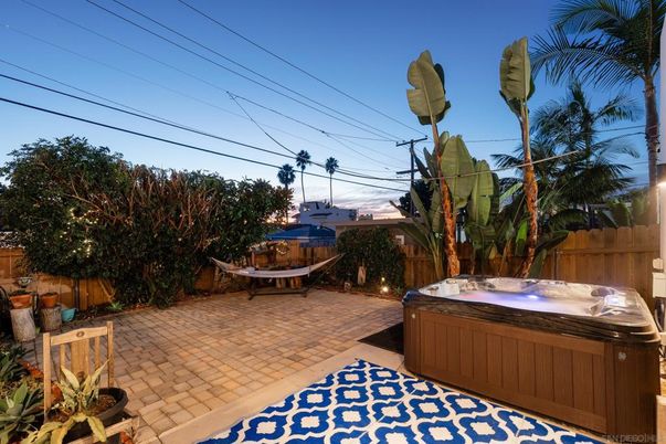 Exterior, Hot Tub