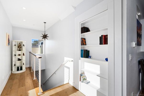 Interior, Pendant Lights, Recessed Lighting, Wood Texture Flooring