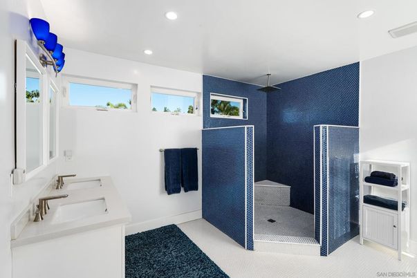 Bathroom, Interior, Recessed Lighting