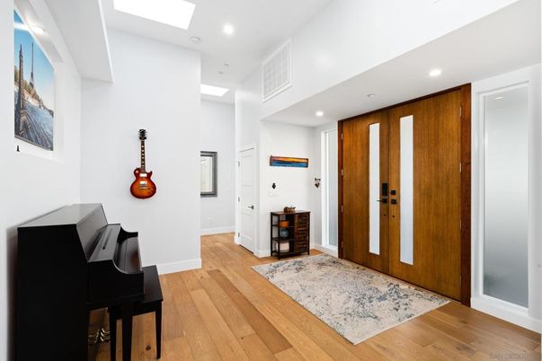 Interior, Piano, Recessed Lighting, Wood Texture Flooring
